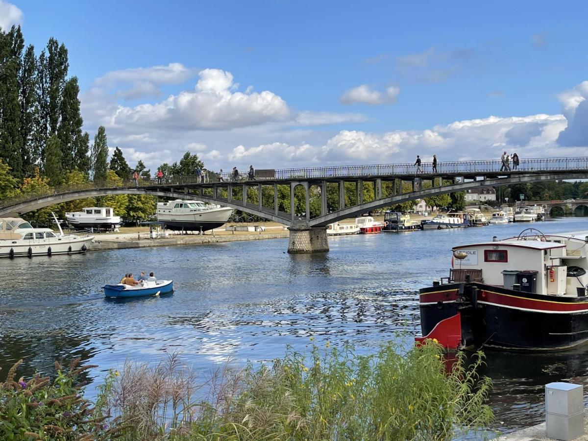 Appartement Le Cadet Roussel Auxerre Les Quais ภายนอก รูปภาพ